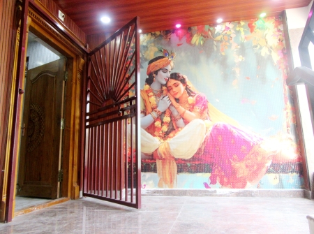 141991566-1) Li id 363 - First Floor Entrance.JPG